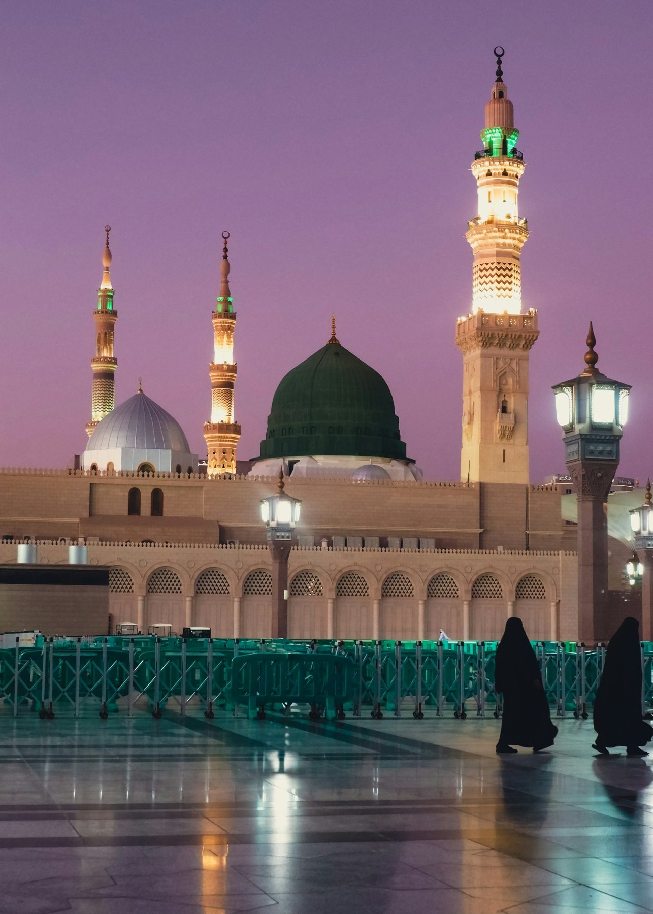 The Prophet’s Mosque in Madinah at dusk